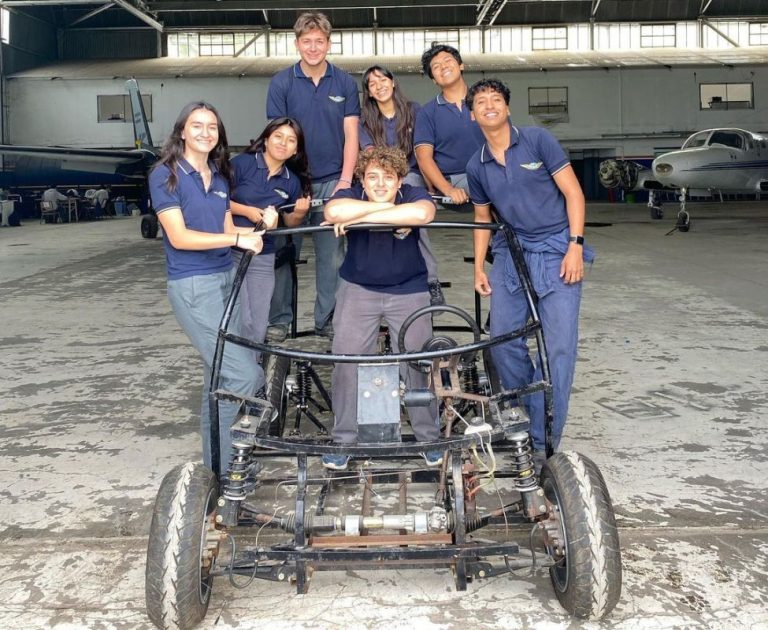Estudiantes de Quilmes construyen auto eléctrico
