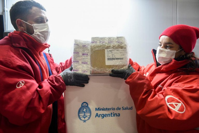 El Gobierno nacional distribuye 811.100 dosis de Astrazeneca y ya se repartieron más de 19 millones en todo el país