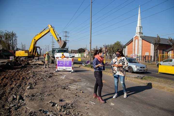 Avanzan los trabajos de puesta en valor en avenida La Plata