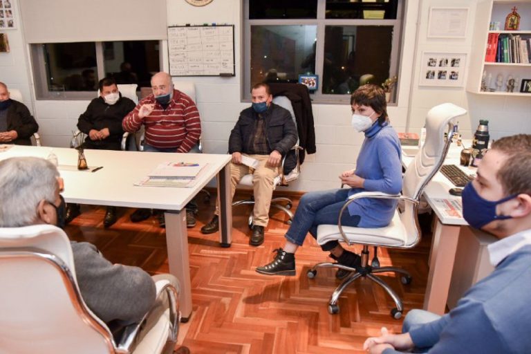 Mayra Mendoza e integrantes del Concejo de Pastores de Quilmes acordaron una agenda común
