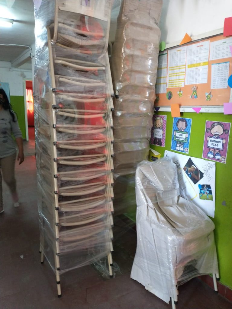 El Municipio de Quilmes entregó mobiliario a escuelas de Solano