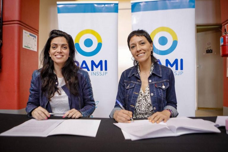 Firma de convenio con PAMI: Mayra, Luana Volnovich e intendentes mantuvieron un encuentro para fortalecer el sistema de salud